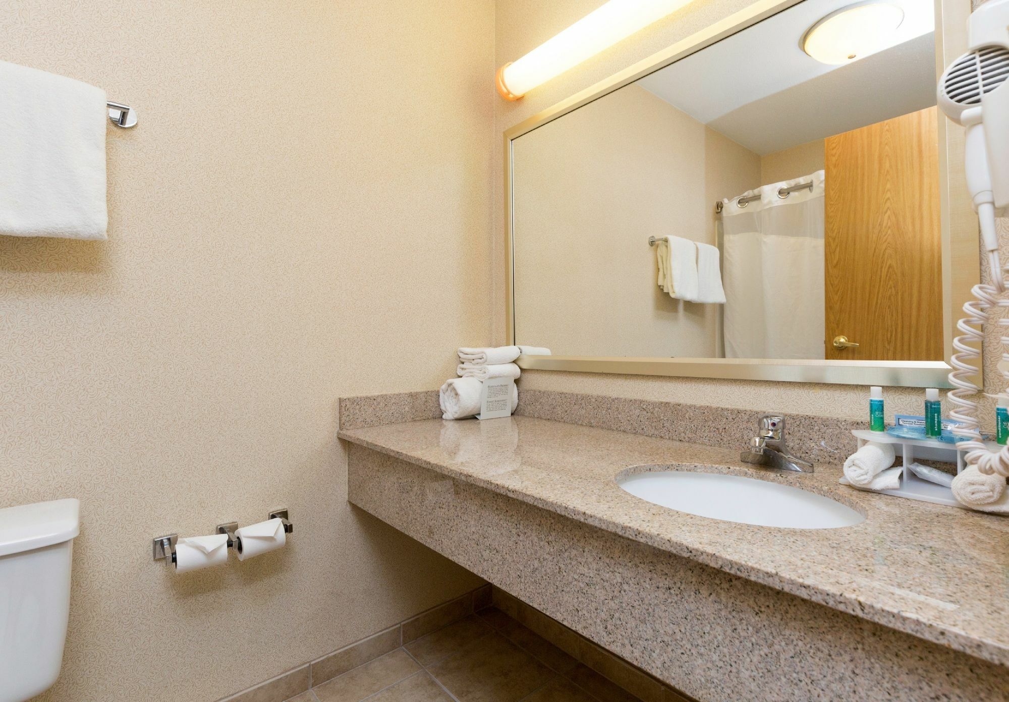 Holiday Inn Express Des Moines-At Drake University, An Ihg Hotel Exterior foto