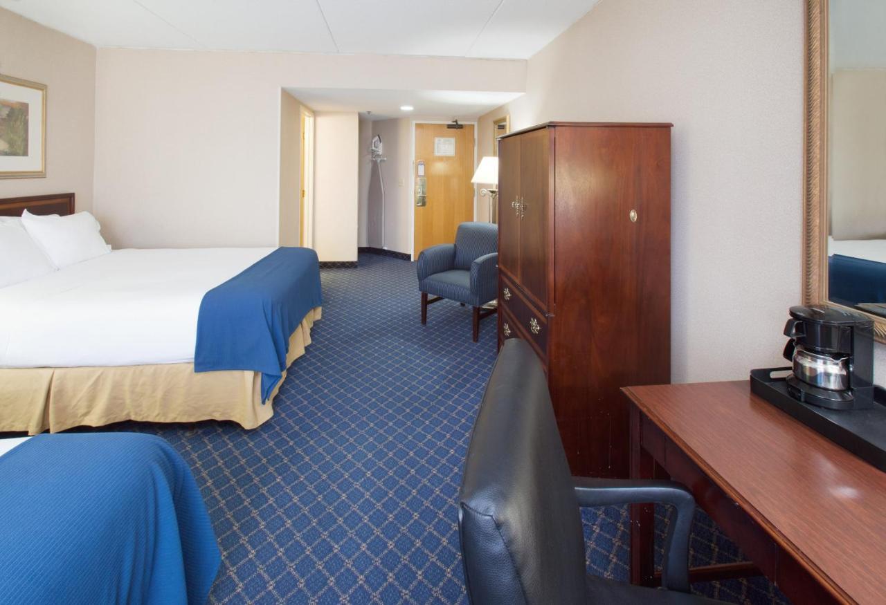 Holiday Inn Express Des Moines-At Drake University, An Ihg Hotel Exterior foto